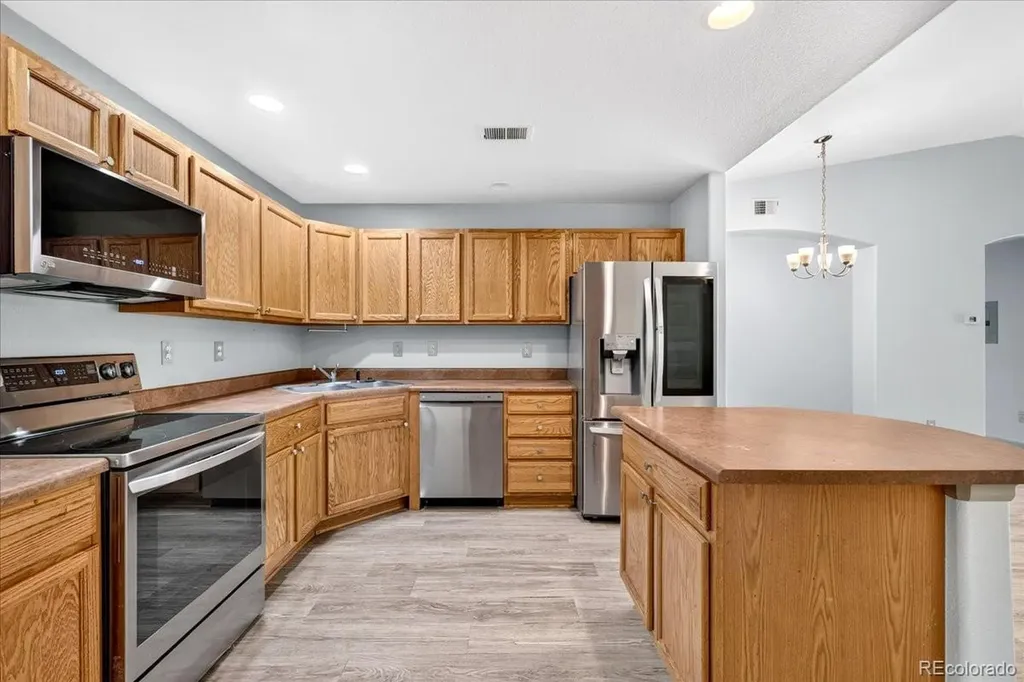 1703 Whitehall Drive Longmont CO 80504