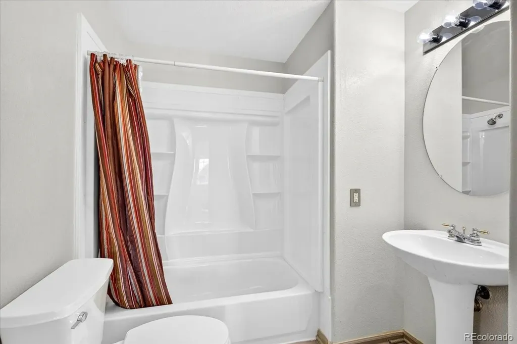 1703 Whitehall Drive Longmont CO 80504