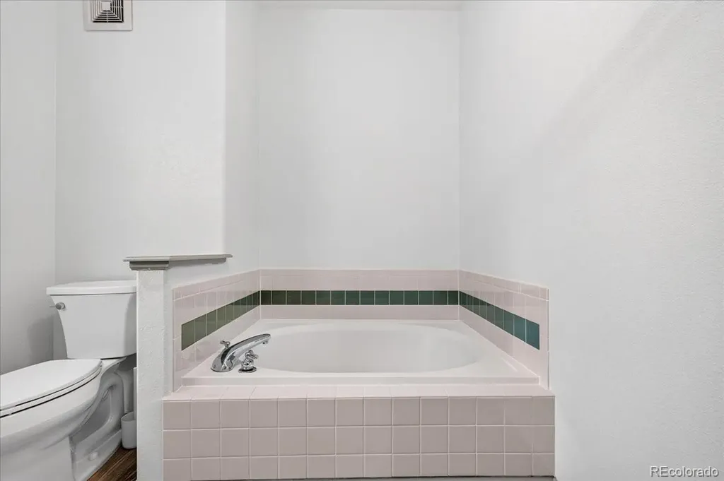 1703 Whitehall Drive Longmont CO 80504
