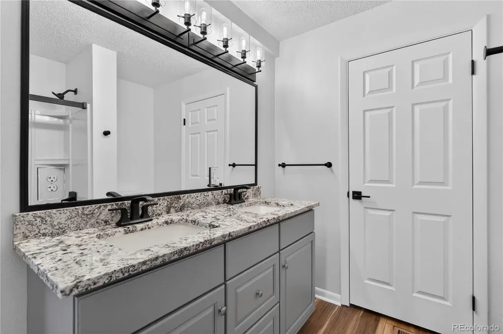 9621 Orangewood Drive Denver CO 80260