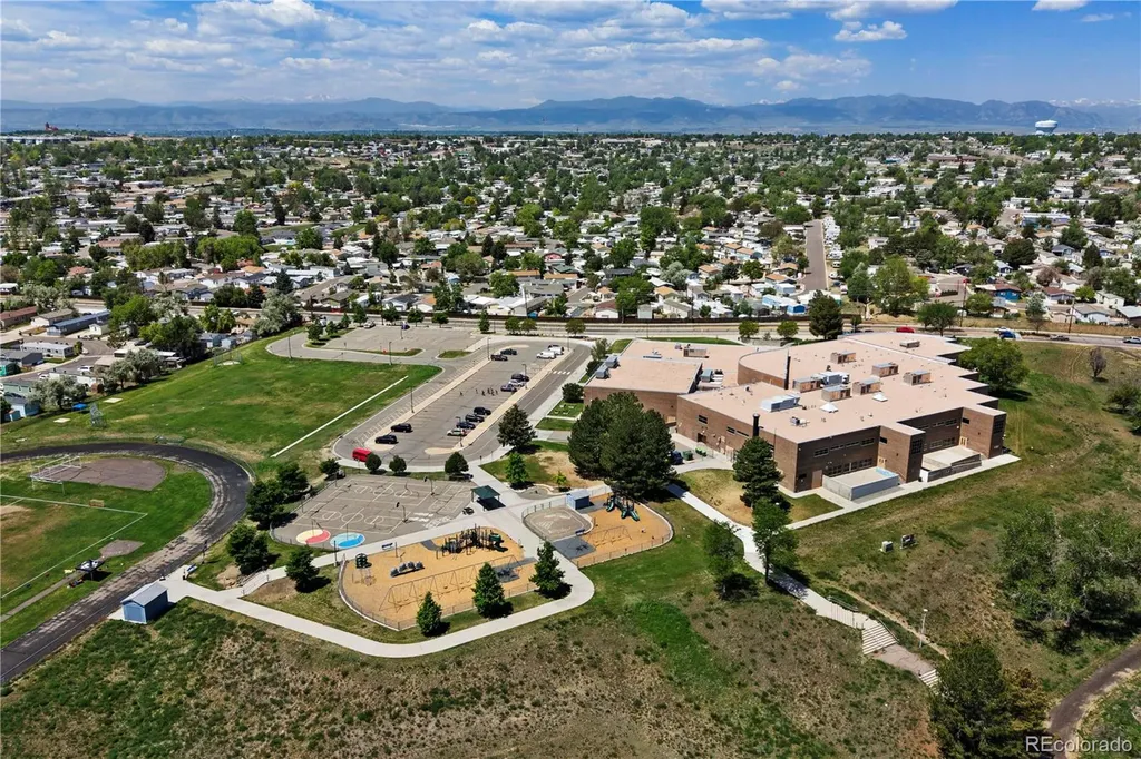 9621 Orangewood Drive Denver CO 80260