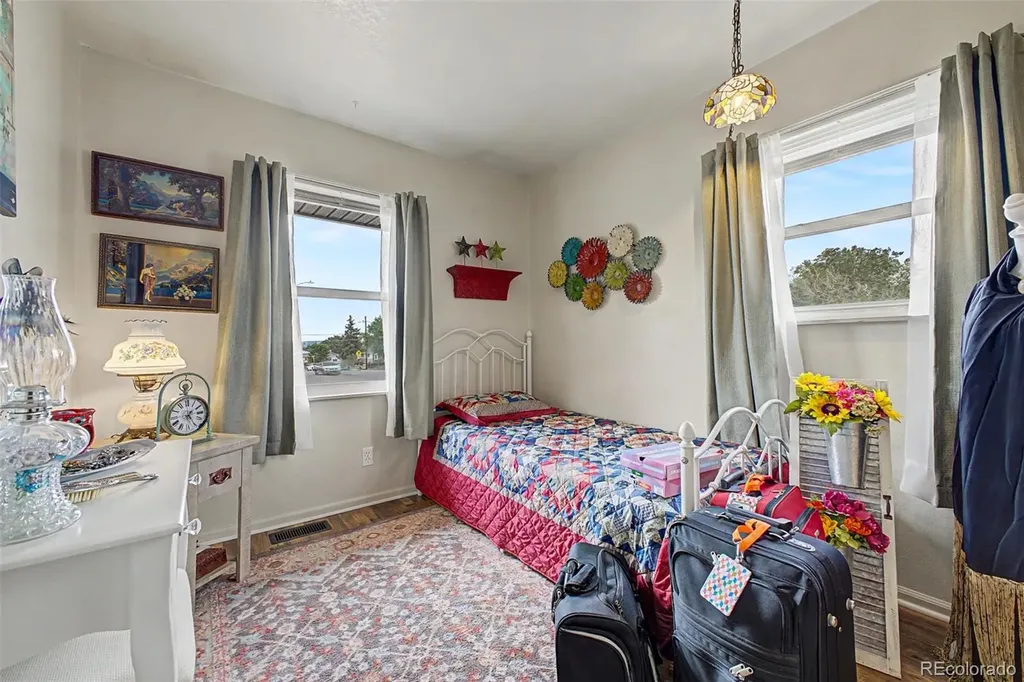 381 El Paso Court Denver CO 80221