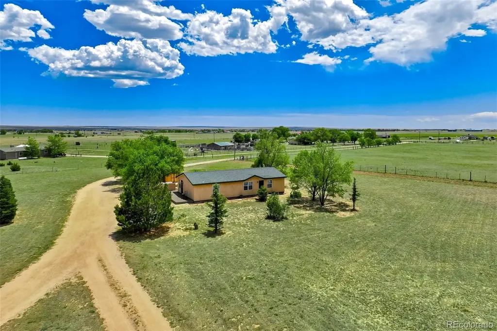 22120 Mcdaniels Road Calhan CO 80808