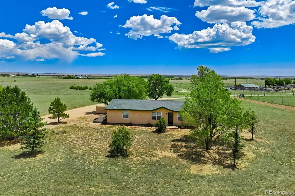22120 Mcdaniels Road Calhan CO 80808