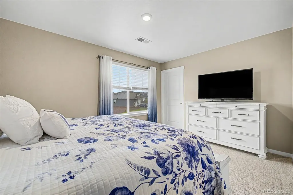 15704 Roslyn Street Thornton CO 80602