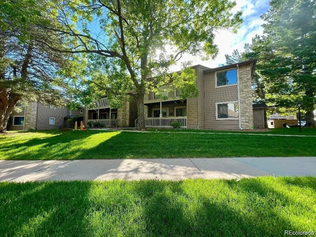 10253 E Peakview Avenue Englewood CO 80111