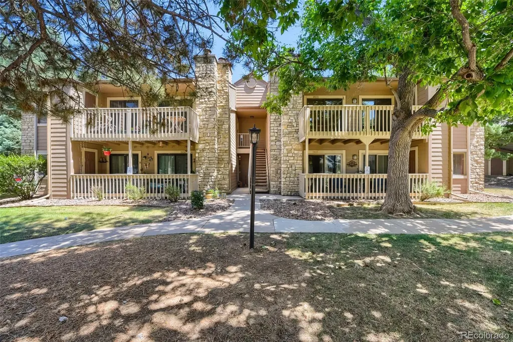 10253 E Peakview Avenue Englewood CO 80111