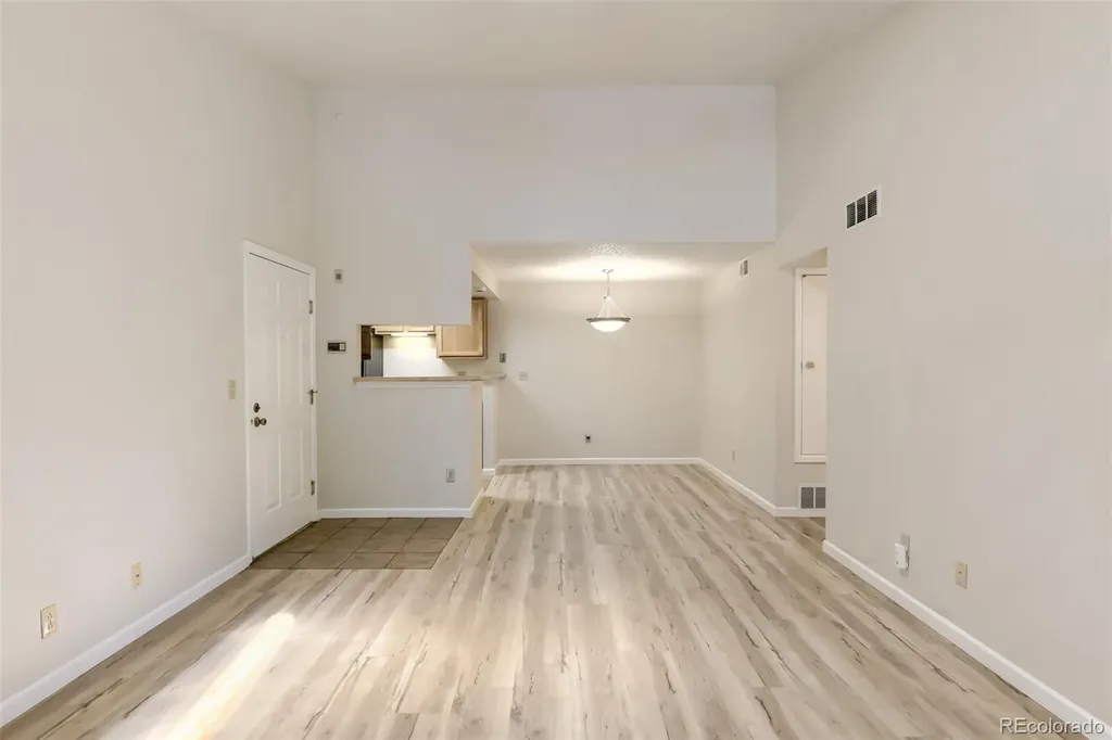10253 E Peakview Avenue Englewood CO 80111