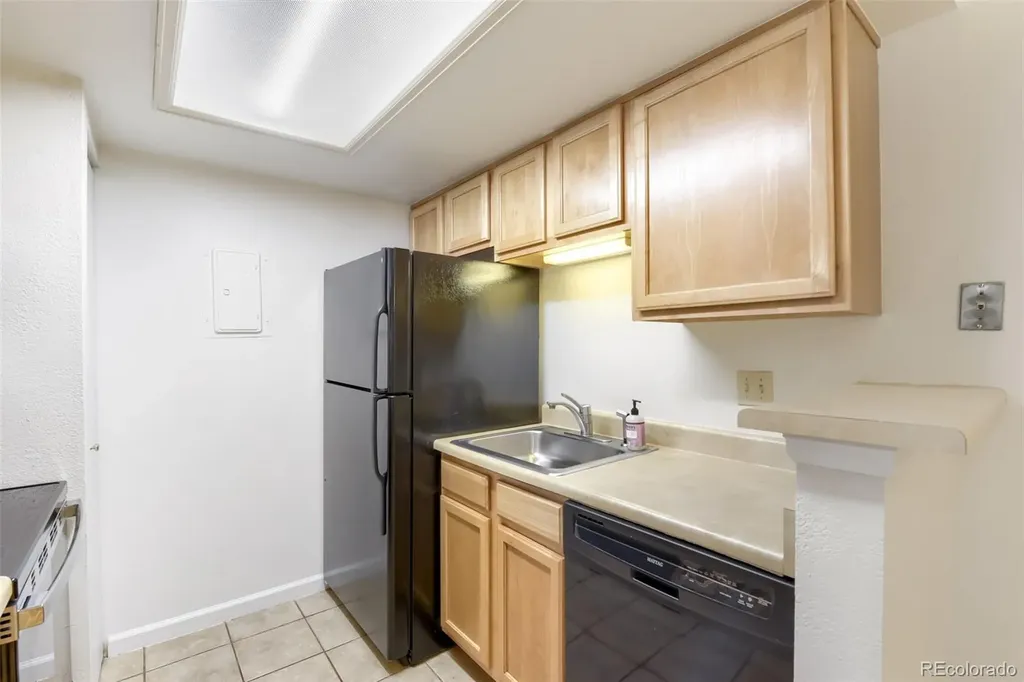10253 E Peakview Avenue Englewood CO 80111