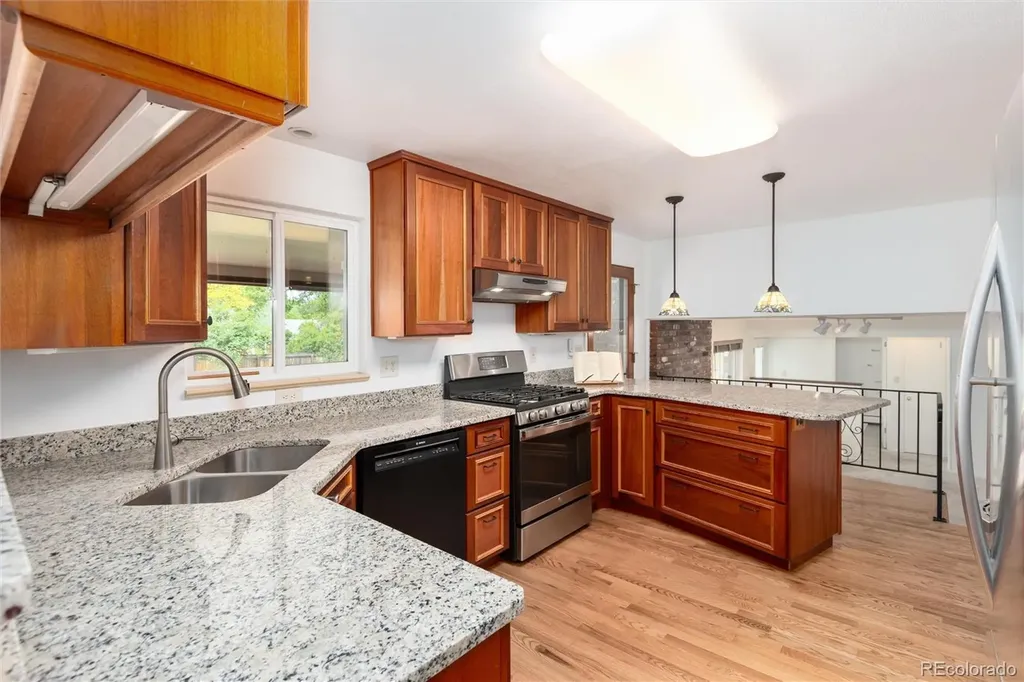 6929 S Bemis Street Littleton CO 80120