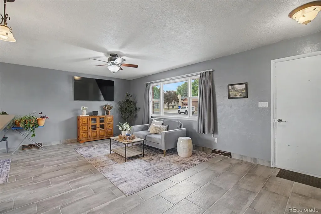 2110 Greenwich Circle Colorado Springs CO 80909
