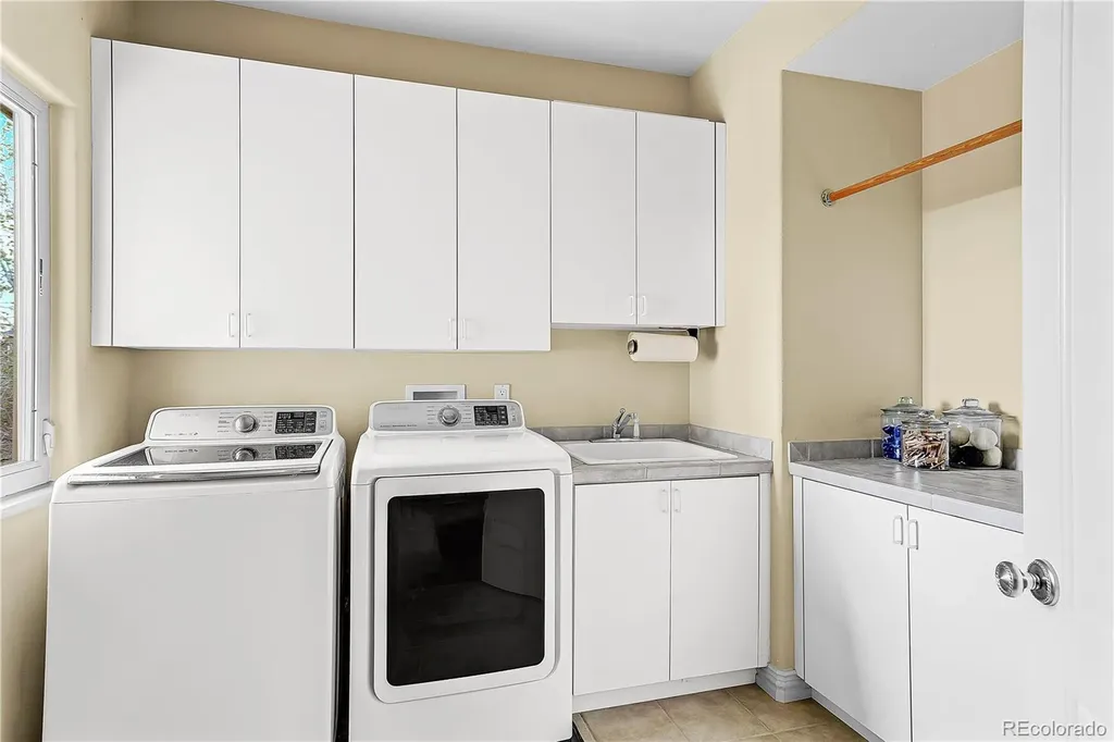 4358 W Hinsdale Avenue Littleton CO 80128