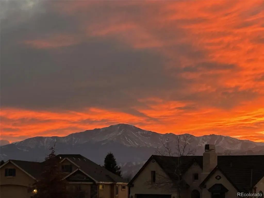2917 Sovereign View Colorado Springs CO 80920