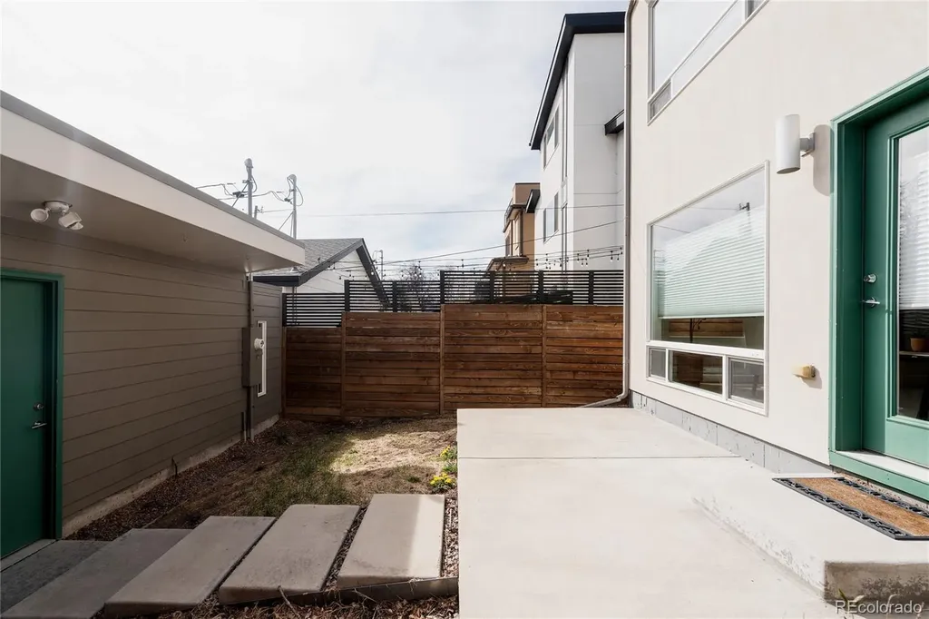 3724 Quivas Street Denver CO 80211