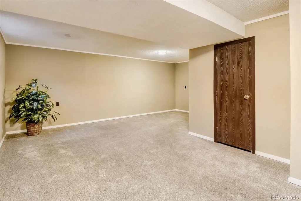 5753 S Lansing Court Englewood CO 80111