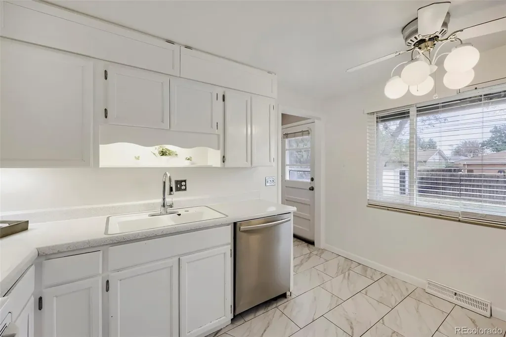 7802 Zuni Street Denver CO 80221
