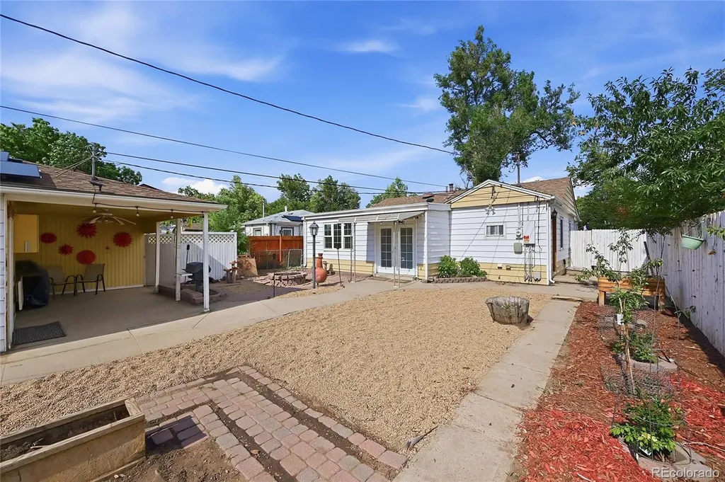 2309 Newark Street Aurora CO 80010