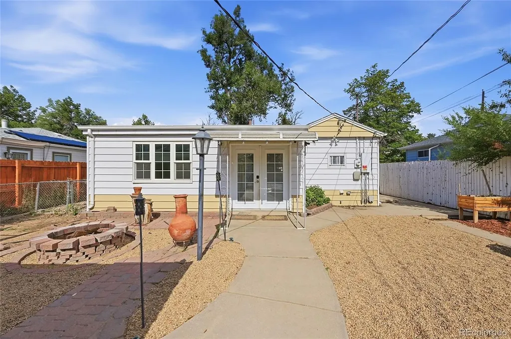 2309 Newark Street Aurora CO 80010