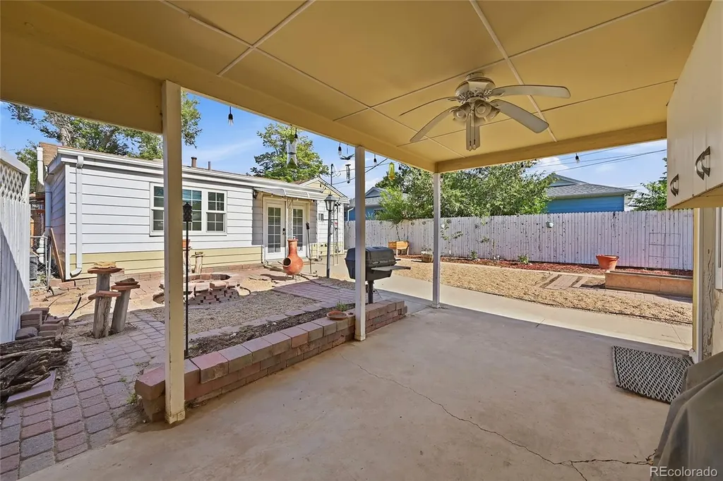 2309 Newark Street Aurora CO 80010