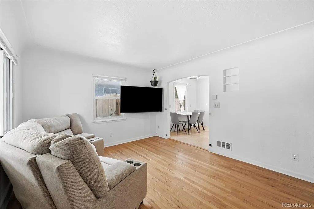 2309 Newark Street Aurora CO 80010