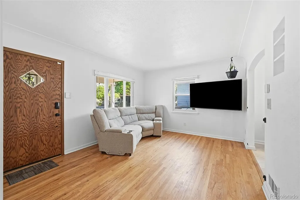 2309 Newark Street Aurora CO 80010