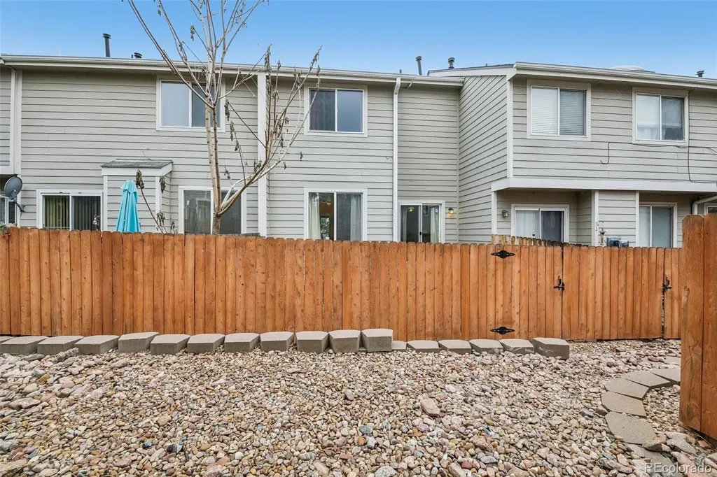 1232 S Waco Street Aurora CO 80017