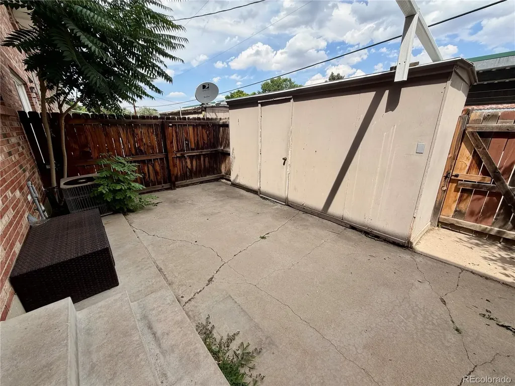 9032 E Lehigh Avenue Denver CO 80237