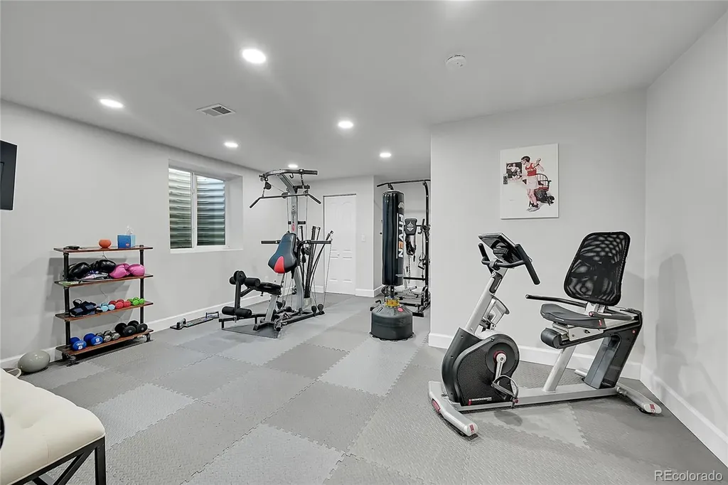 3891 Eaton Park Street Aurora CO 80019