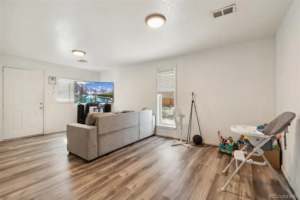 6743 King Street Denver CO 80221