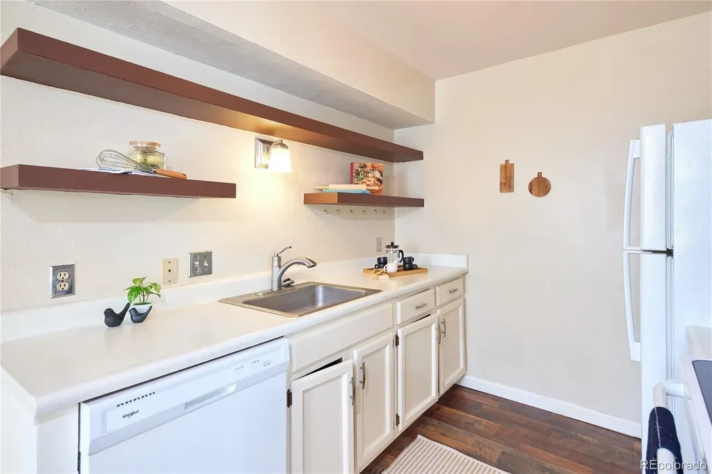 7665 E Eastman Avenue Denver CO 80231
