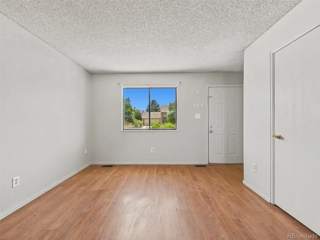 904 S Uravan Street Aurora CO 80017