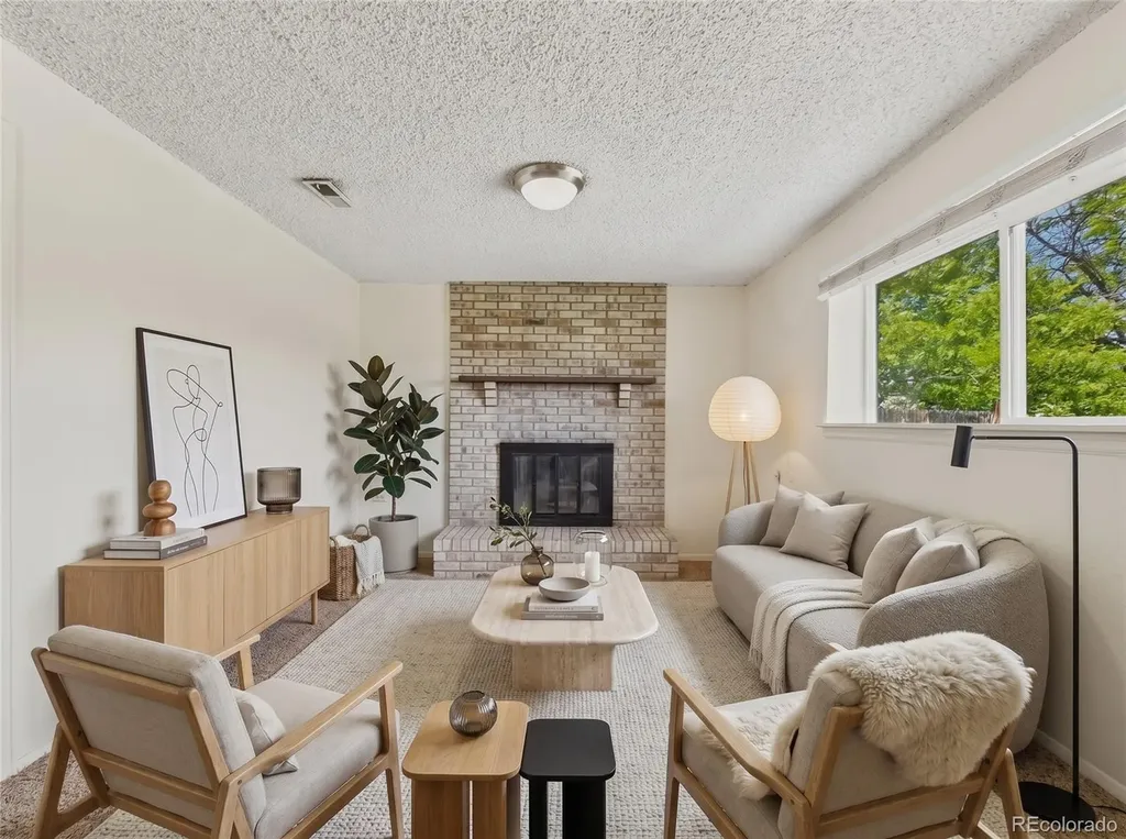 904 S Uravan Street Aurora CO 80017