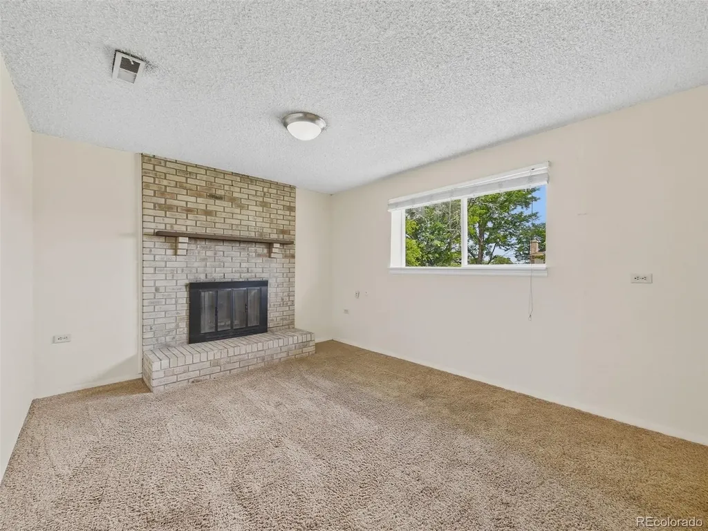904 S Uravan Street Aurora CO 80017