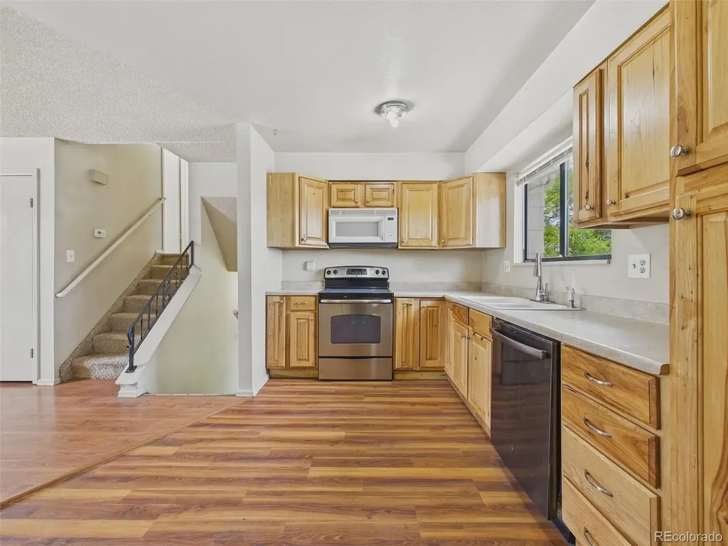 904 S Uravan Street Aurora CO 80017