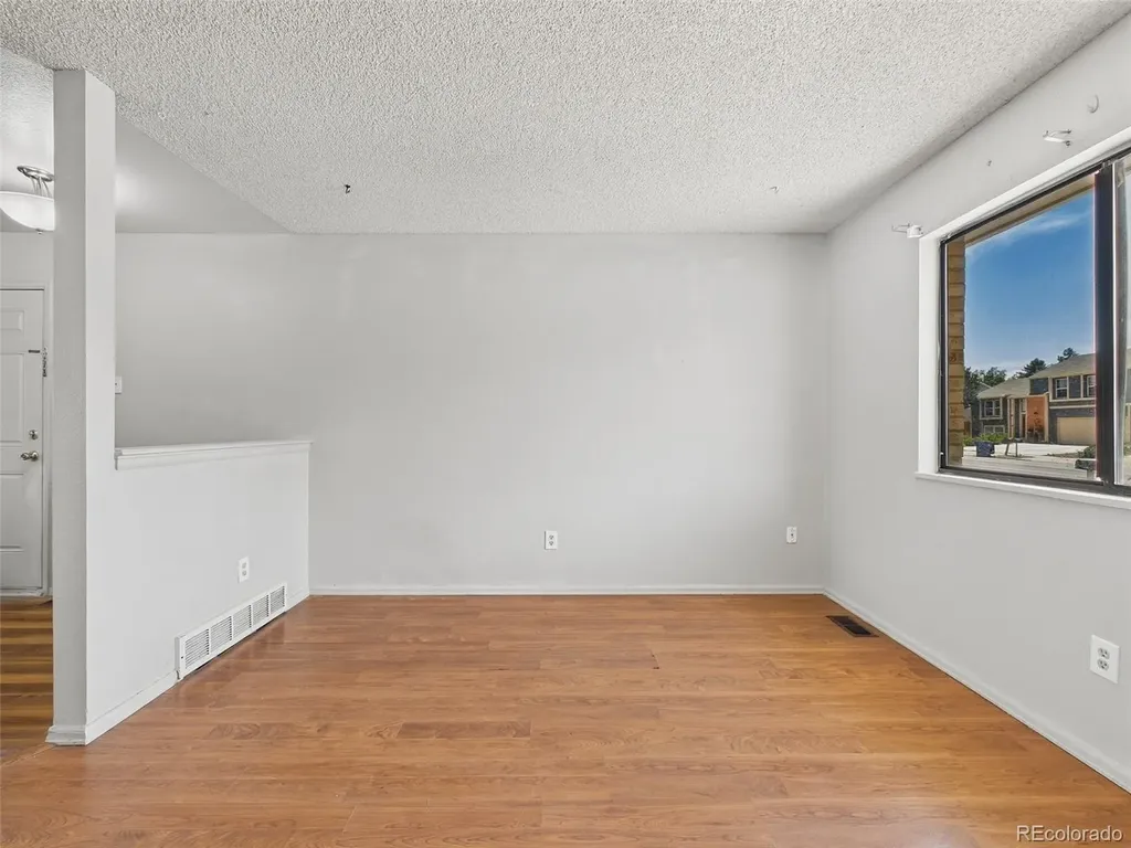 904 S Uravan Street Aurora CO 80017