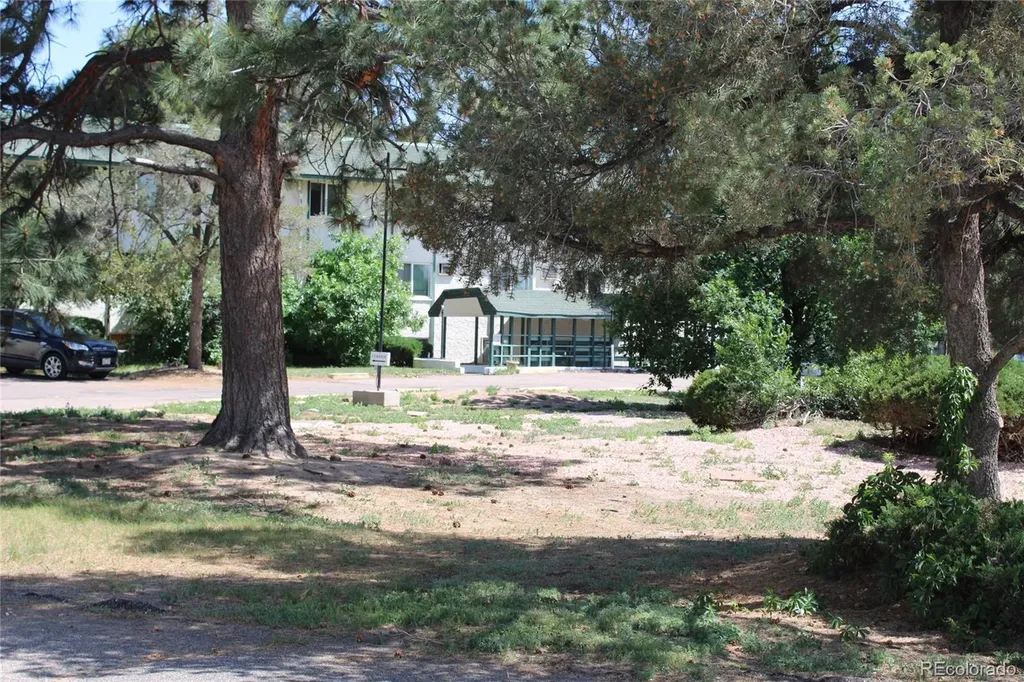 8822 E Florida Avenue Denver CO 80247