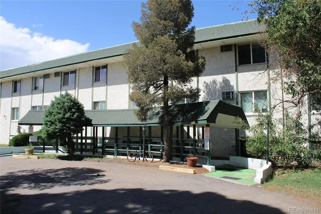 8822 E Florida Avenue Denver CO 80247