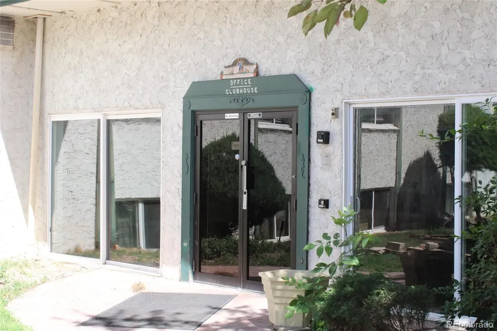 8822 E Florida Avenue Denver CO 80247