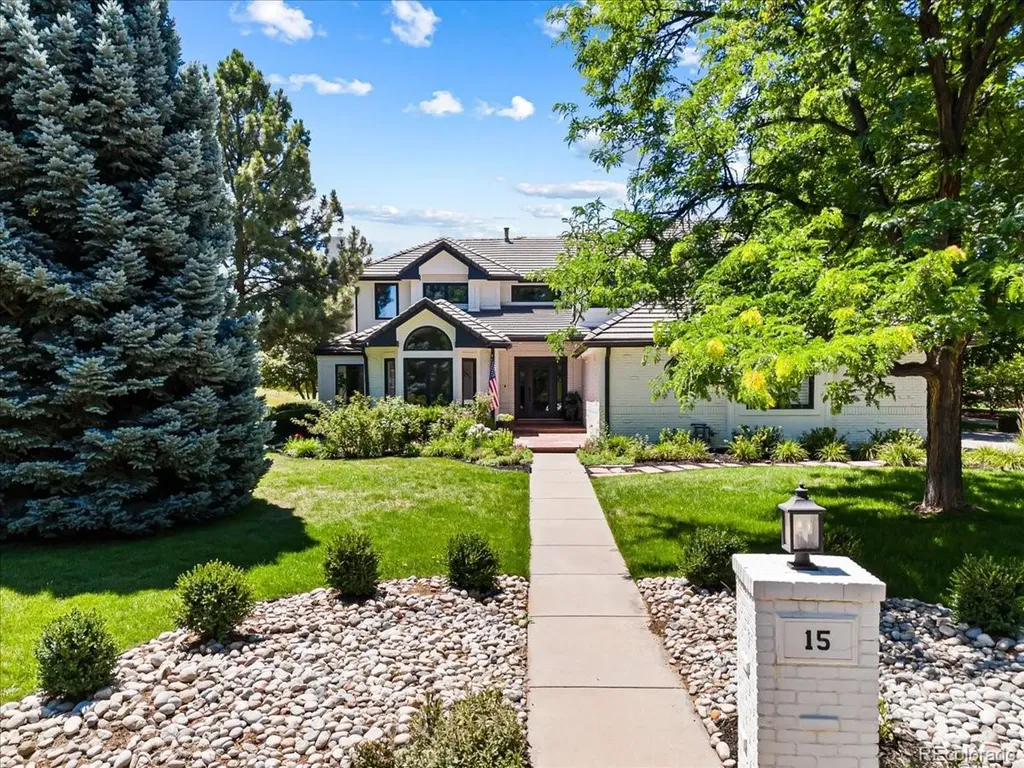 15 Glenmoor Circle Englewood CO 80113