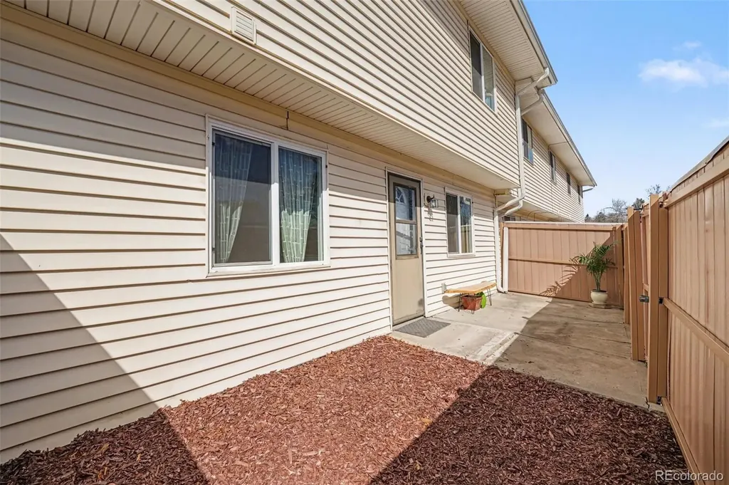 972 S Miller Street Lakewood CO 80226