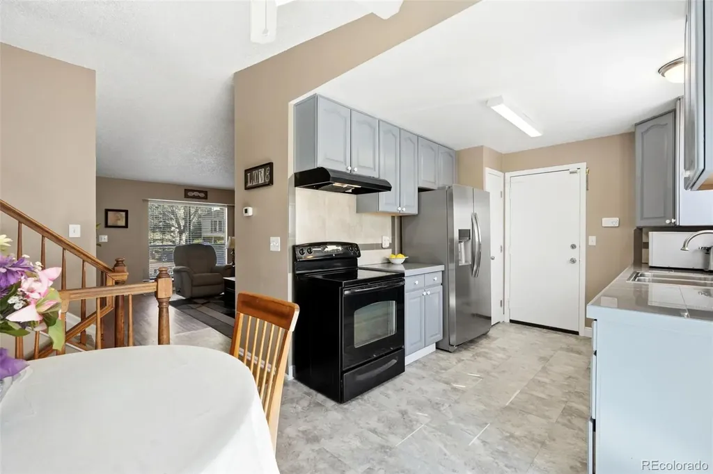 8102 S Everett Street Littleton CO 80128