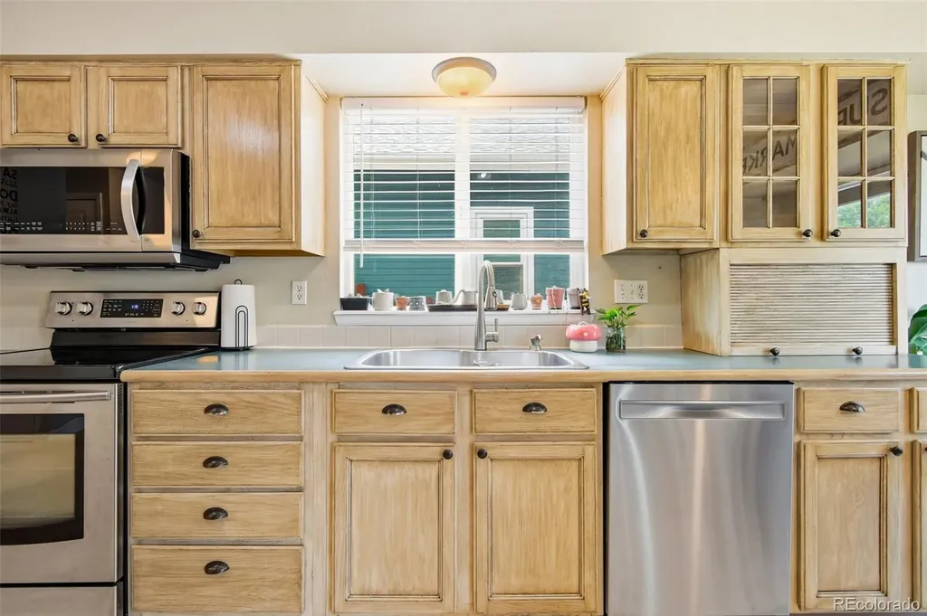 10417 Bellaire Court Denver CO 80233