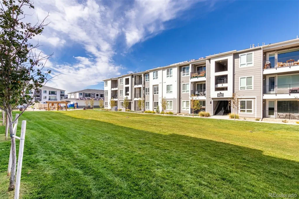 6153 N Ceylon Street Aurora CO 80019