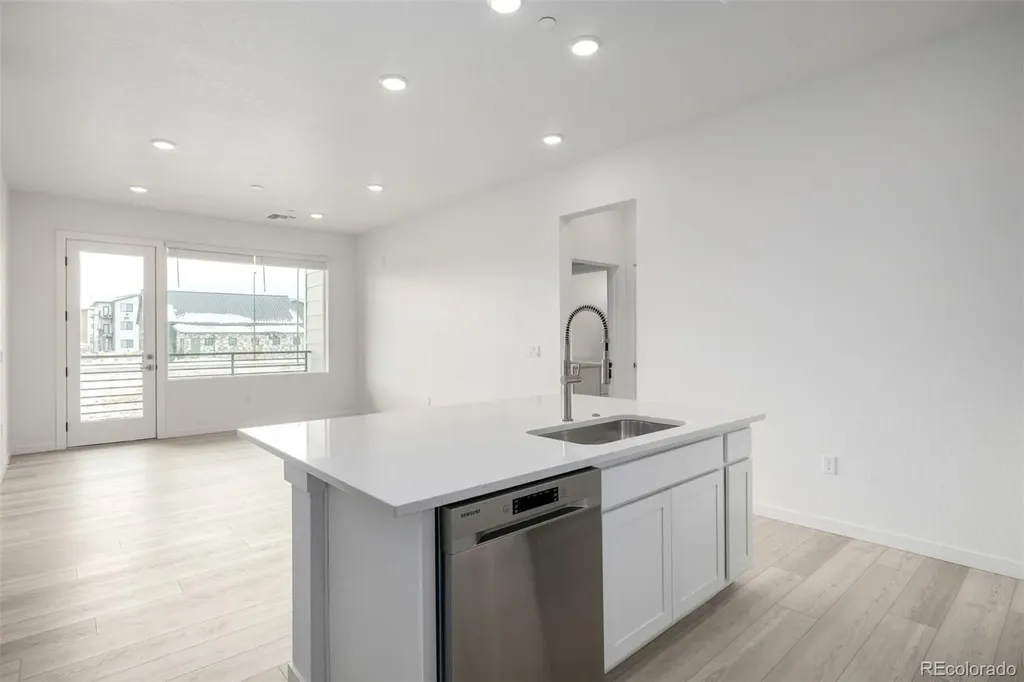 6153 N Ceylon Street Aurora CO 80019
