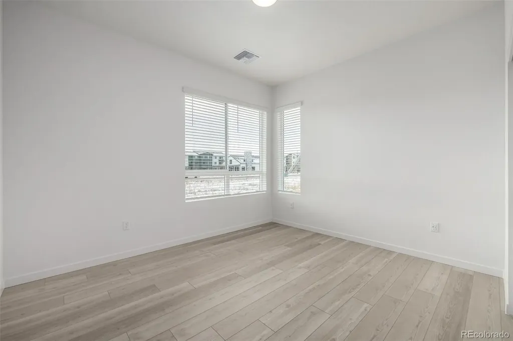 6153 N Ceylon Street Aurora CO 80019