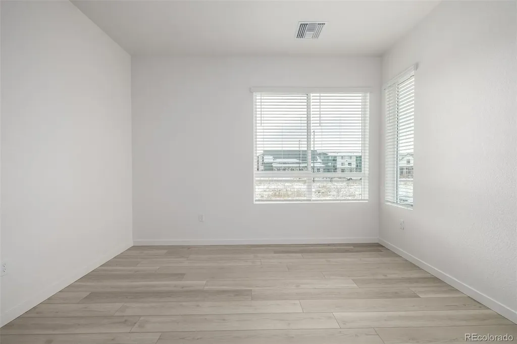 6153 N Ceylon Street Aurora CO 80019
