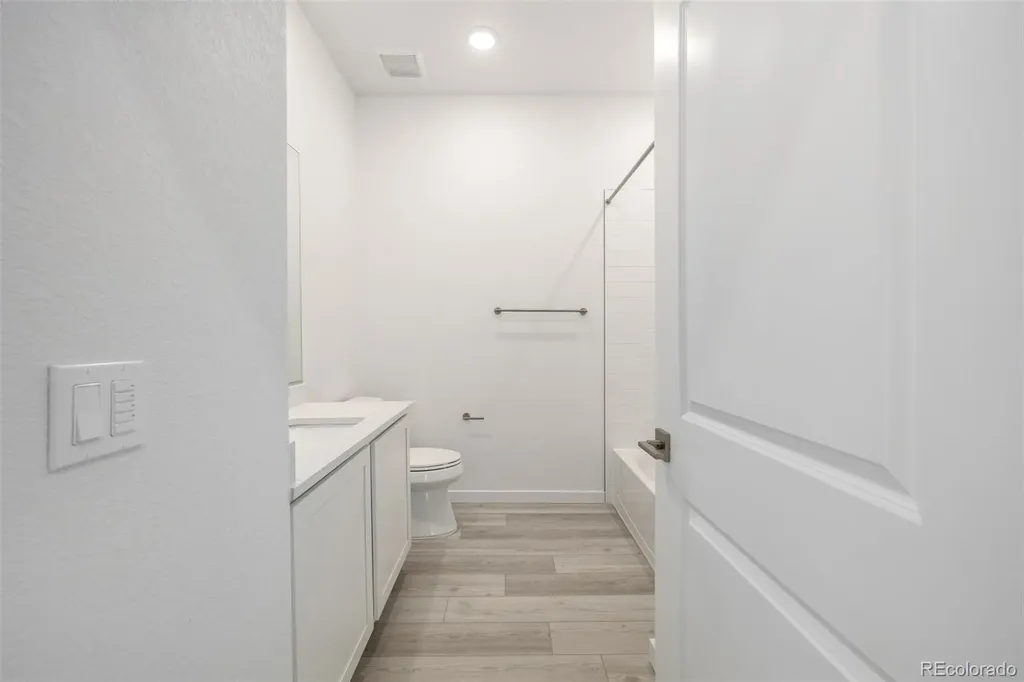 6153 N Ceylon Street Aurora CO 80019