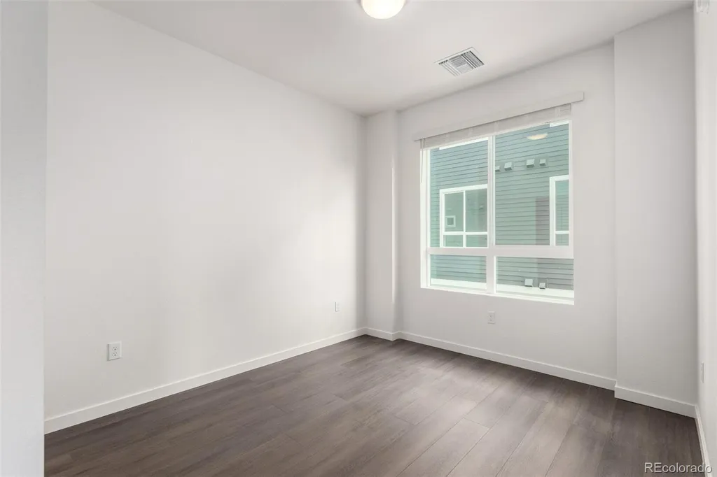 6153 N Ceylon Street Aurora CO 80019
