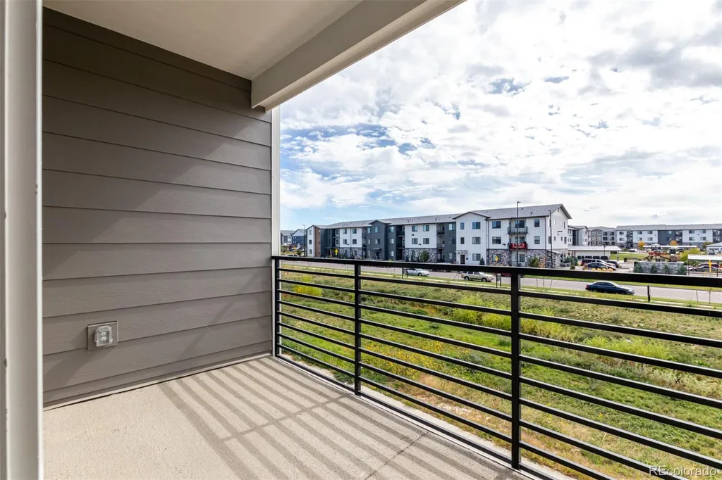 6153 N Ceylon Street Aurora CO 80019
