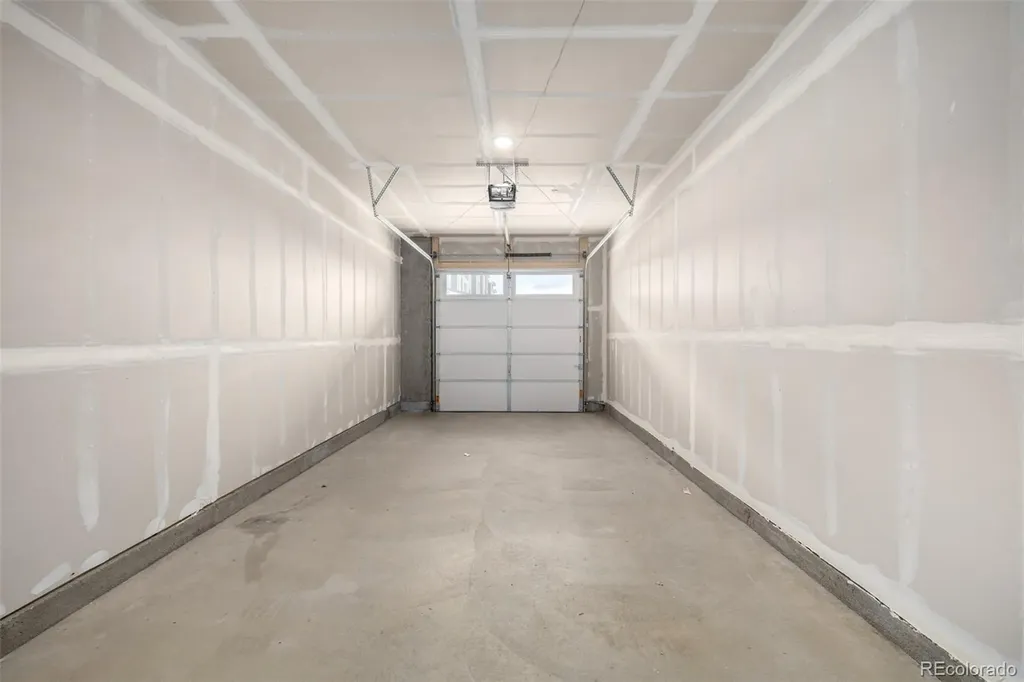 6153 N Ceylon Street Aurora CO 80019